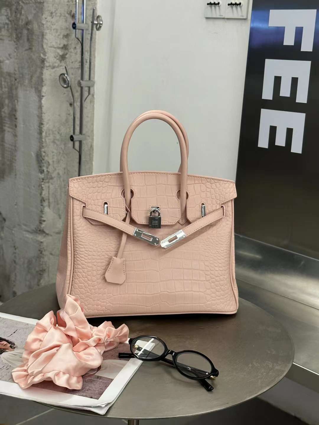 ๐ Shiny Crocodile Leather Palladium Hardware Bag 25cm