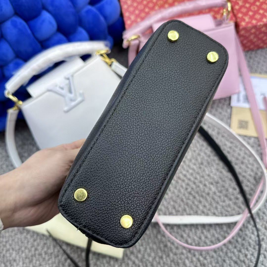 ๐๐ Capucines Mini Leather Bag