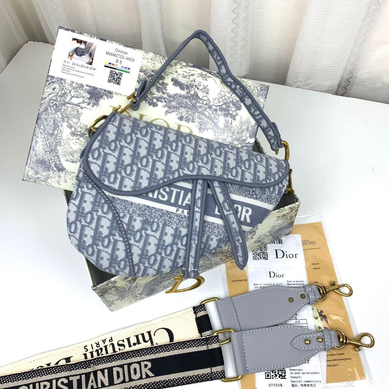 ๐๐๐๐ ๐ Oblique Embroidered Saddle Bag