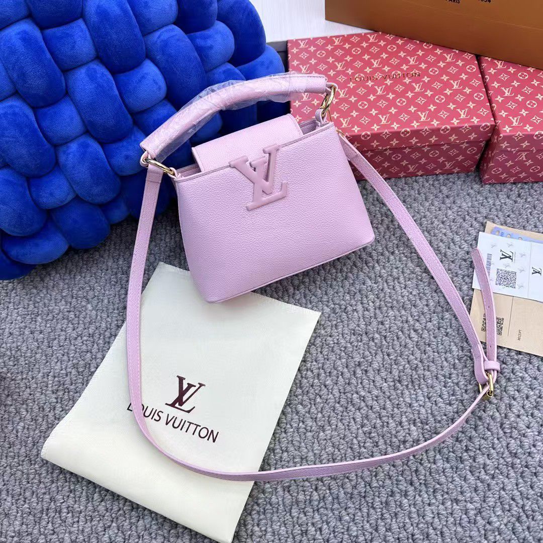 ๐๐ Capucines Mini Leather Bag
