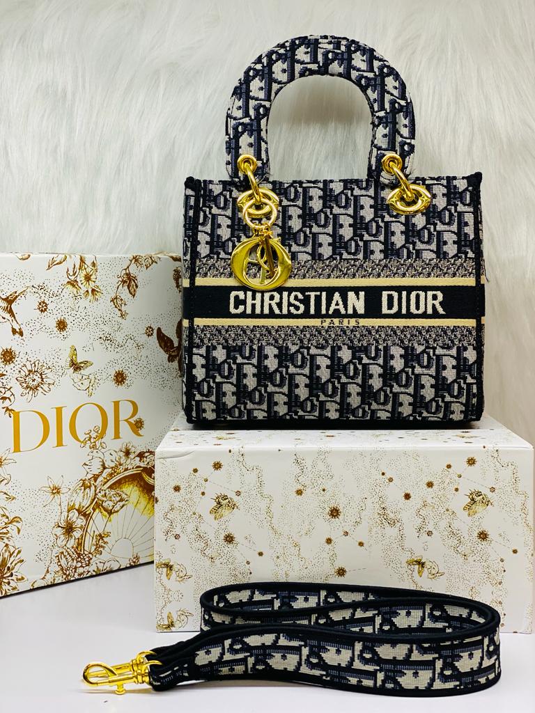 LADY D-LITE BAG  𝐂.𝐃