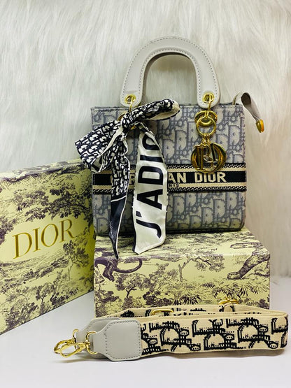 LADY D-LITE BAG  𝐂.𝐃