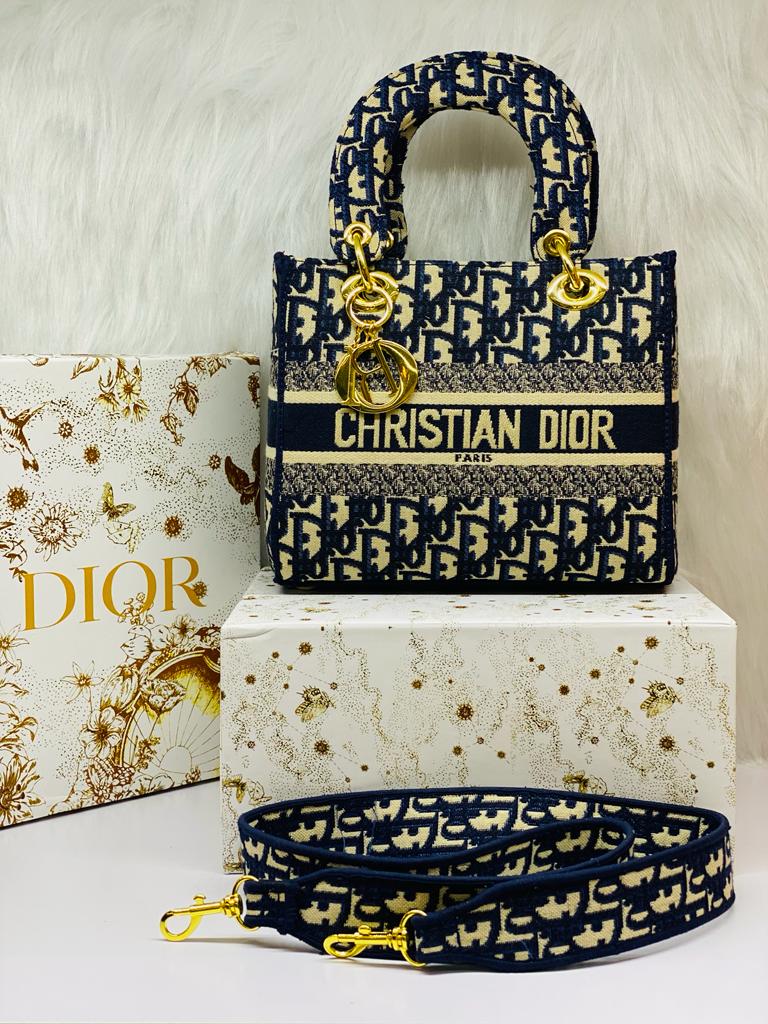 LADY D-LITE BAG  𝐂.𝐃